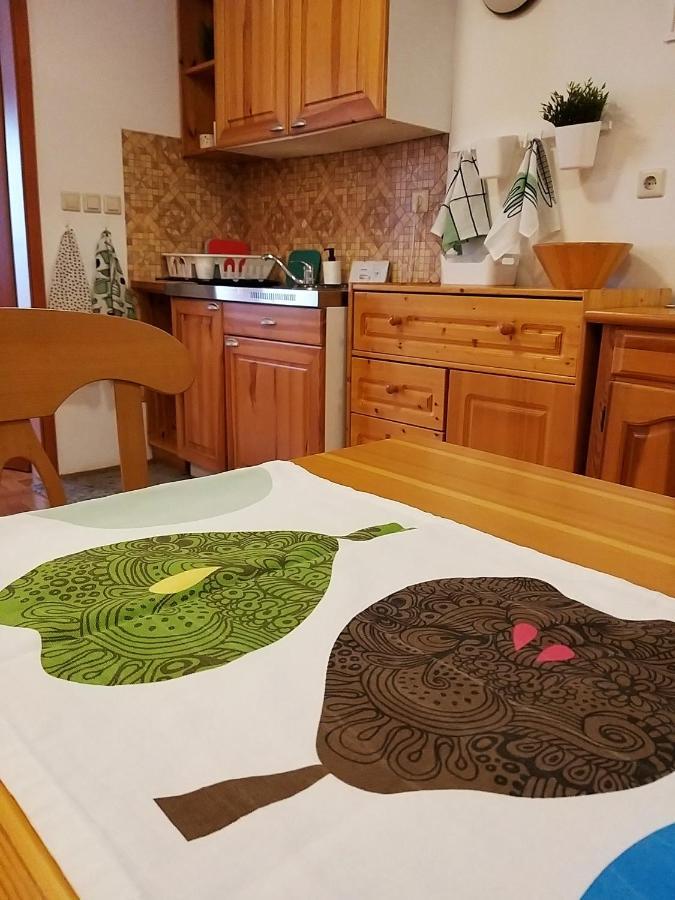 Guesthouse Pri Cebelici Lukovica pri Domzalah ภายนอก รูปภาพ