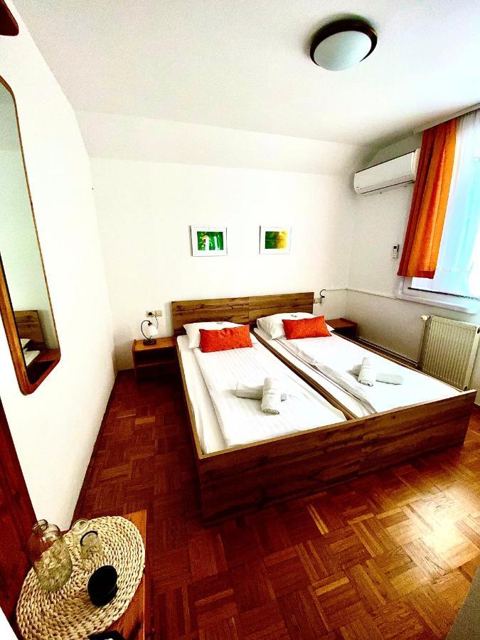 Guesthouse Pri Cebelici Lukovica pri Domzalah ภายนอก รูปภาพ