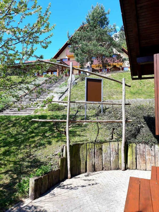 Guesthouse Pri Cebelici Lukovica pri Domzalah ภายนอก รูปภาพ