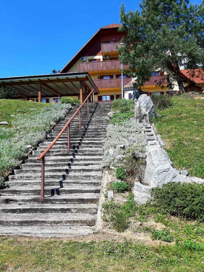 Guesthouse Pri Cebelici Lukovica pri Domzalah ภายนอก รูปภาพ