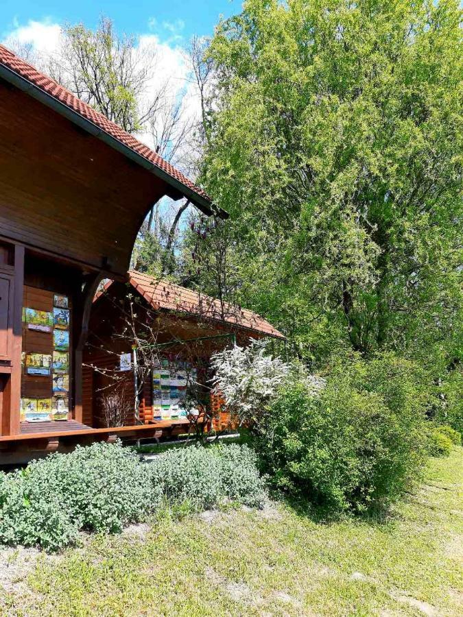 Guesthouse Pri Cebelici Lukovica pri Domzalah ภายนอก รูปภาพ