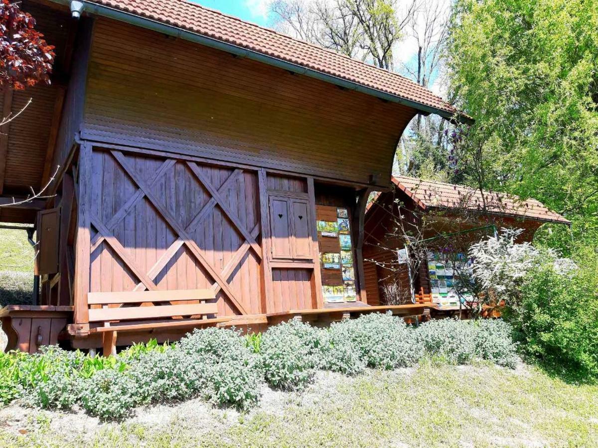 Guesthouse Pri Cebelici Lukovica pri Domzalah ภายนอก รูปภาพ