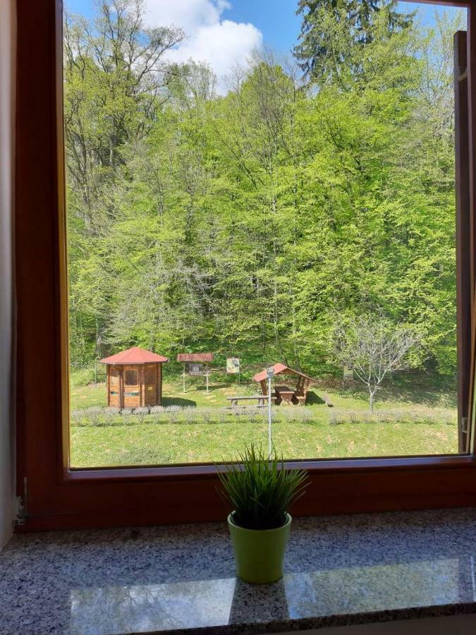 Guesthouse Pri Cebelici Lukovica pri Domzalah ภายนอก รูปภาพ