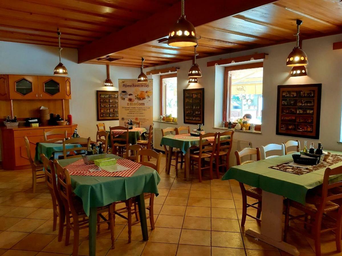 Guesthouse Pri Cebelici Lukovica pri Domzalah ภายนอก รูปภาพ